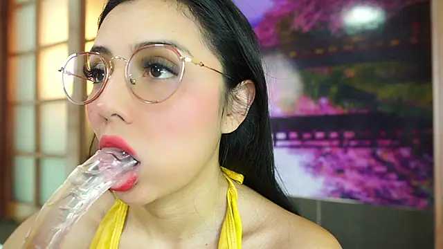 miss lizith online show from November 7, 11:10 am