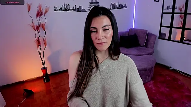 Snapshot of Elizabeth_taylor_b chatting on December 9, 4:47 pm Elizabeth taylor b online show from December 9, 4:47 pm