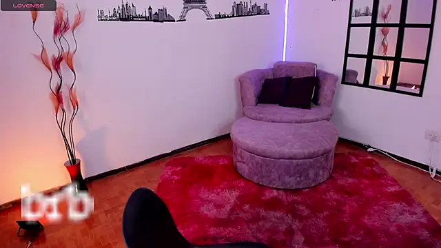 Snapshot of Elizabeth_taylor_b chatting on January 16, 6:16 pm Elizabeth taylor b online show from January 16, 6:16 pm