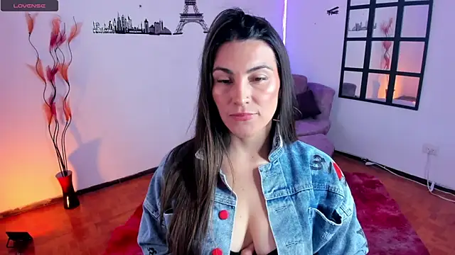 Snapshot of Elizabeth_taylor_b chatting on March 6, 5:22 pm Elizabeth taylor b online show from March 6, 5:22 pm