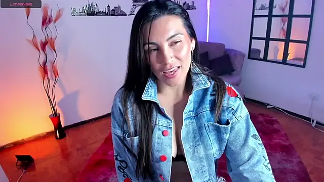 Snapshot of Elizabeth_taylor_b chatting on March 6, 8:27 pm Elizabeth taylor b online show from March 6, 8:27 pm