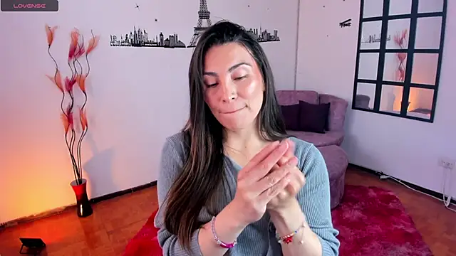 Snapshot of Elizabeth_taylor_b chatting on March 12, 6:33 pm Elizabeth taylor b online show from March 12, 6:33 pm