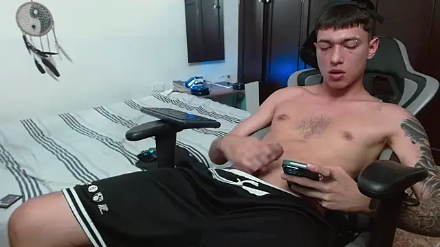 aaron blug online show from November 7, 4:51 pm