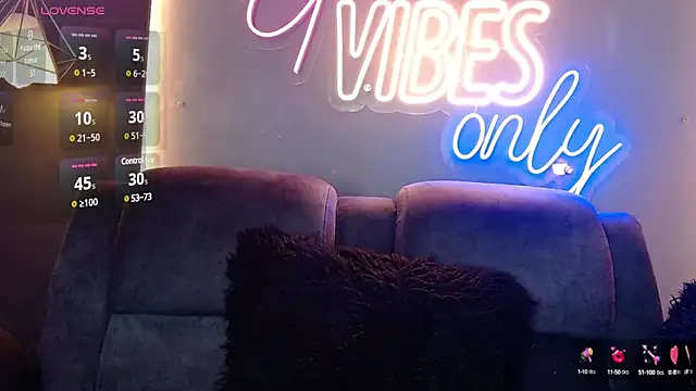 LOLIITA  LOVE online show from January 18, 12:02 am