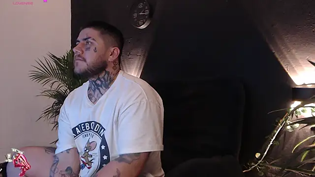 Ash gusbig online show from February 12, 3:18 am