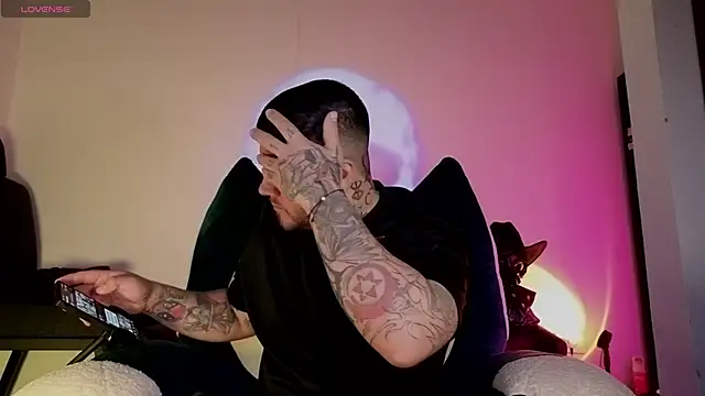 Ash gusbig online show from November 13, 4:00 am