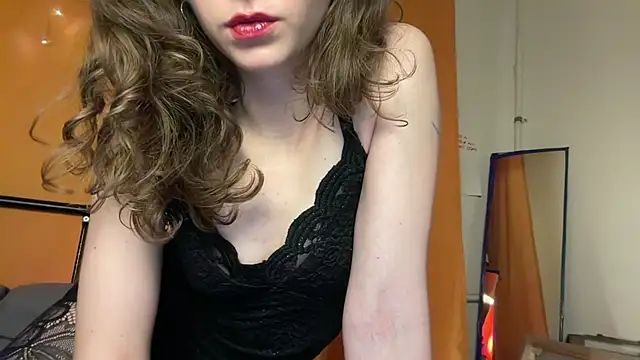 MikkyMoony online show from October 31, 6:42 pm