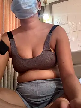 Snapshot of samayra124 chatting on November 12, 10:04 am samayra124 online show from November 12, 10:04 am