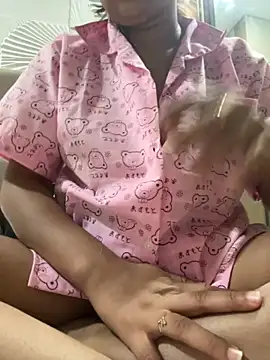 Snapshot of samayra124 chatting on December 16, 1:16 pm samayra124 online show from December 16, 1:16 pm