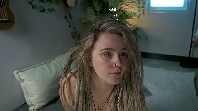 Snapshot of Winnie_sweet chatting on December 17, 7:50 am Winnie sweet online show from December 17, 7:50 am