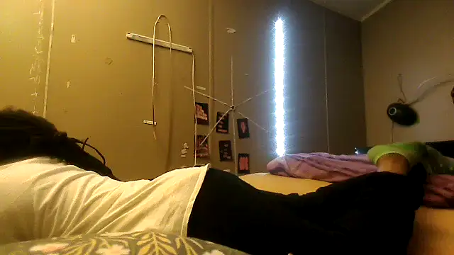 Snapshot of EbonyFetishQueen chatting on September 9, 12:05 pm EbonyFetishQueen online show from September 9, 12:05 pm