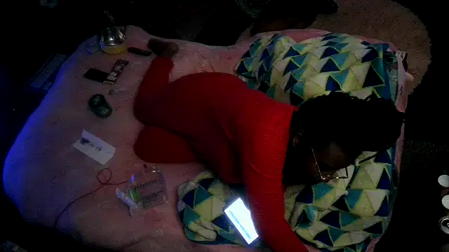 Snapshot of EbonyFetishQueen chatting on October 26, 7:31 pm EbonyFetishQueen online show from October 26, 7:31 pm