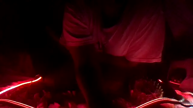 Snapshot of EbonyFetishQueen chatting on November 20, 3:39 am EbonyFetishQueen online show from November 20, 3:39 am