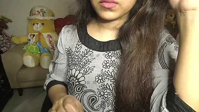 Most-Beautiful-Queen online show from January 10, 7:00 pm