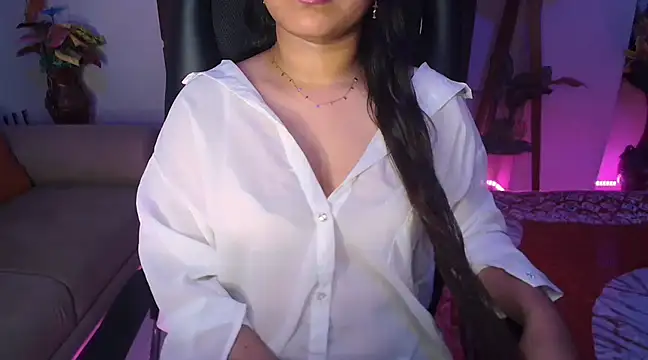 Most-Beautiful-Queen online show from March 10, 6:45 pm