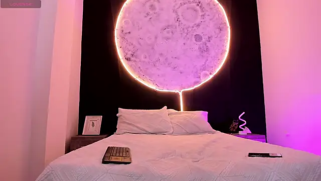 GinebraaFox  online show from March 1, 1:40 pm