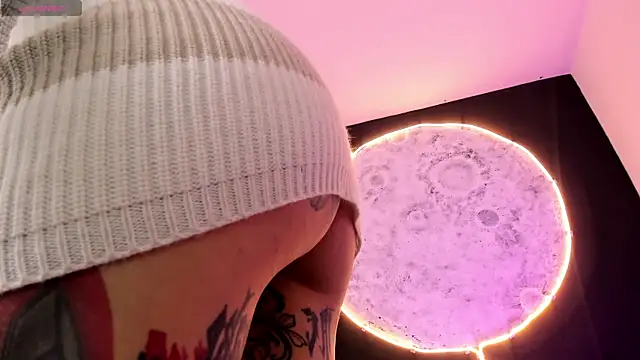 GinebraaFox  online show from March 1, 4:44 pm