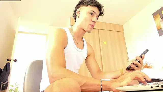 Sebastian-Dash online show from November 29, 7:50 pm