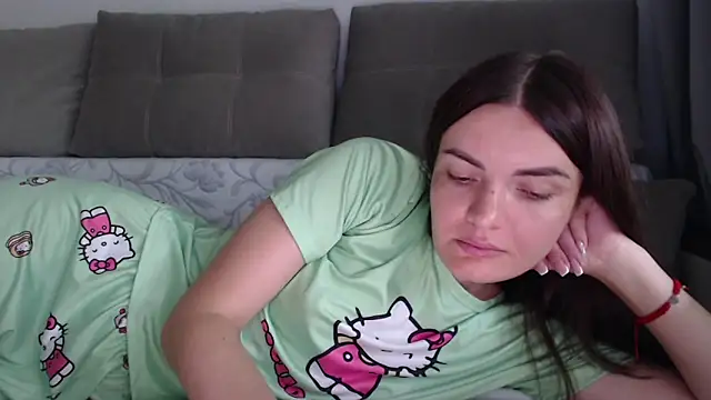  JustmeHere  online show from October 11, 9:30 am