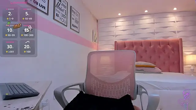 Snapshot of mhelissaw chatting on December 2, 6:52 am mhelissaw online show from December 2, 6:52 am