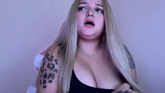 SweetPaige  online show from January 27, 8:49 pm