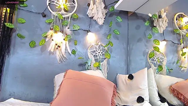 ItsVenuss online show from February 13, 6:48 pm