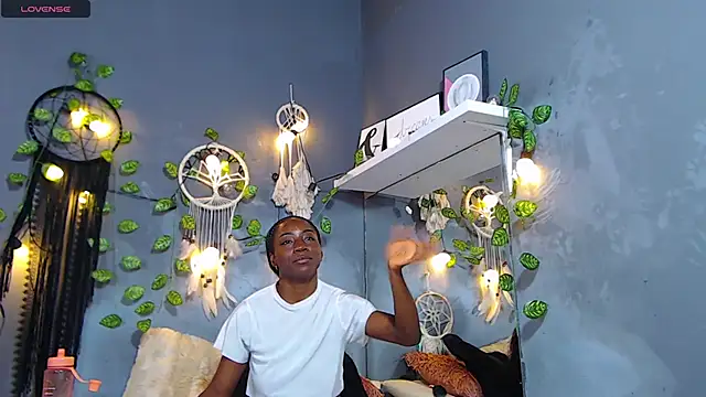 ItsVenuss online show from February 25, 7:14 pm