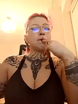 divine eve online show from February 28, 4:10 pm