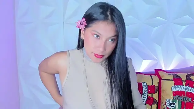 LinnaGardenia online show from December 20, 1:33 pm