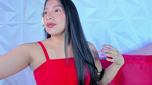 LinnaGardenia online show from December 27, 2:01 pm