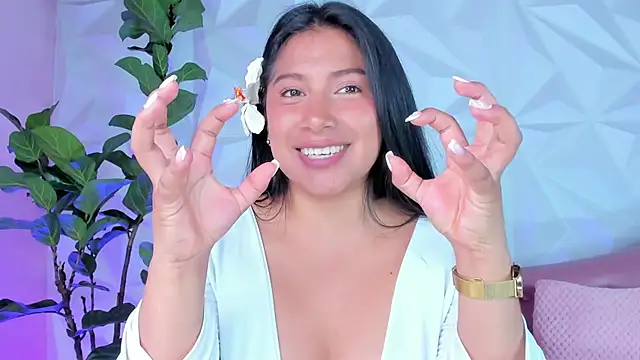 LinnaGardenia online show from January 17, 4:26 pm