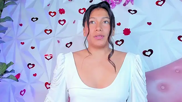 LinnaGardenia online show from February 19, 4:55 pm