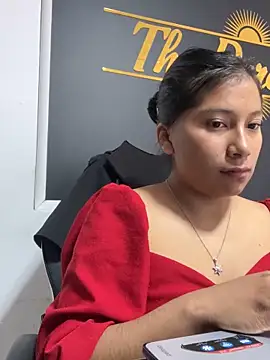 LinnaGardenia online show from March 7, 1:51 pm