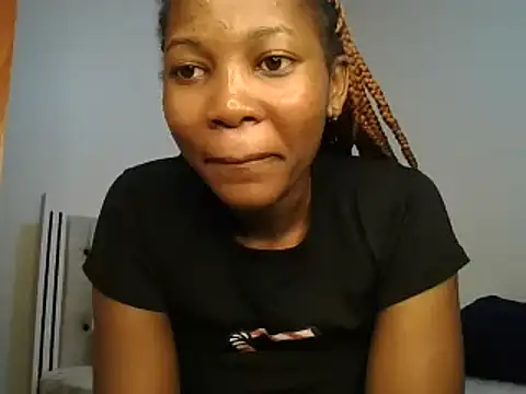 Snapshot of Petitiebooty chatting on February 5, 9:15 am Petitiebooty online show from February 5, 9:15 am