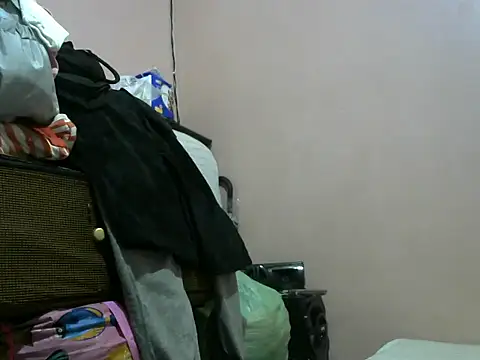 Snapshot of Bitty_baby chatting on December 1, 10:21 pm Bitty baby online show from December 1, 10:21 pm