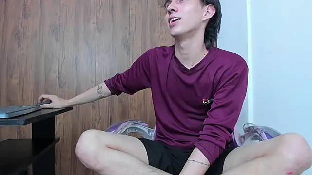 Snapshot of JeanRam18 chatting on October 8, 3:04 am JeanRam18 online show from October 8, 3:04 am