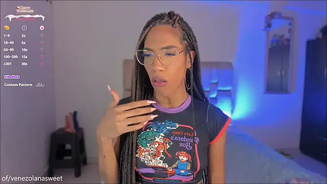 turabbitxx online show from December 14, 11:45 pm