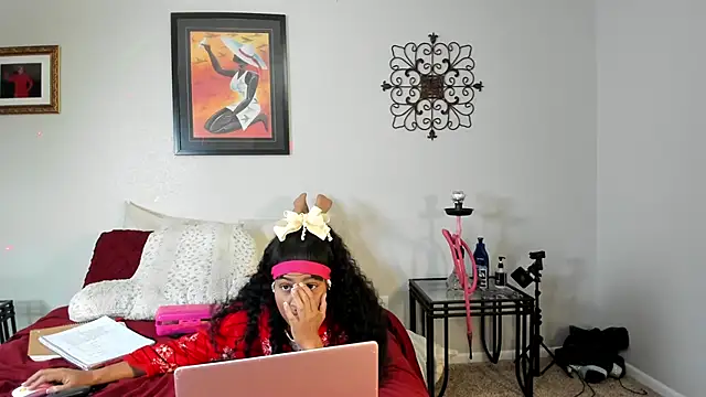 Snapshot of yiauana chatting on February 13, 1:50 am yiauana online show from February 13, 1:50 am