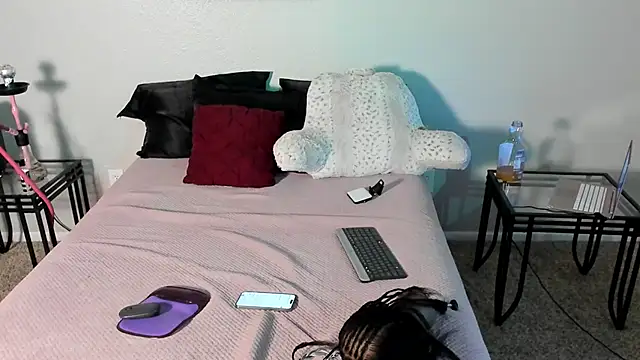 Snapshot of yiauana chatting on February 23, 11:22 am yiauana online show from February 23, 11:22 am