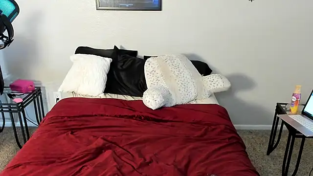 Snapshot of yiauana chatting on February 24, 7:30 pm yiauana online show from February 24, 7:30 pm