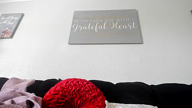 Snapshot of yiauana chatting on March 6, 8:37 pm yiauana online show from March 6, 8:37 pm