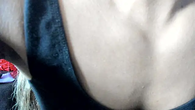 Snapshot of yiauana chatting on March 7, 10:21 pm yiauana online show from March 7, 10:21 pm