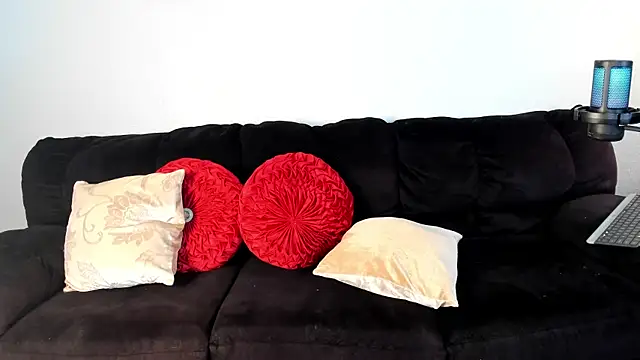 Snapshot of yiauana chatting on March 9, 8:10 pm yiauana online show from March 9, 8:10 pm