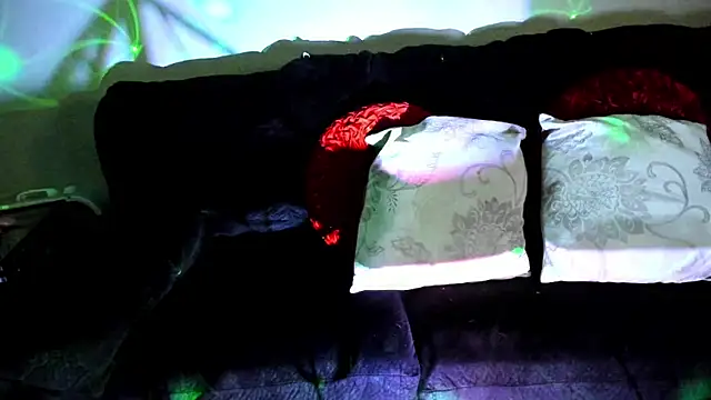 Snapshot of yiauana chatting on March 16, 2:21 am yiauana online show from March 16, 2:21 am