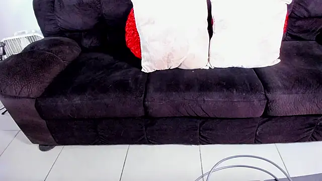 Snapshot of yiauana chatting on March 17, 11:43 pm yiauana online show from March 17, 11:43 pm