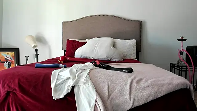 Snapshot of yiauana chatting on September 8, 8:41 pm yiauana online show from September 8, 8:41 pm