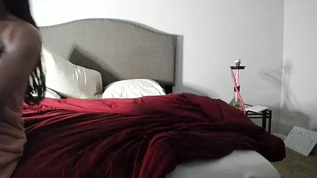 Snapshot of yiauana chatting on September 22, 12:18 pm yiauana online show from September 22, 12:18 pm