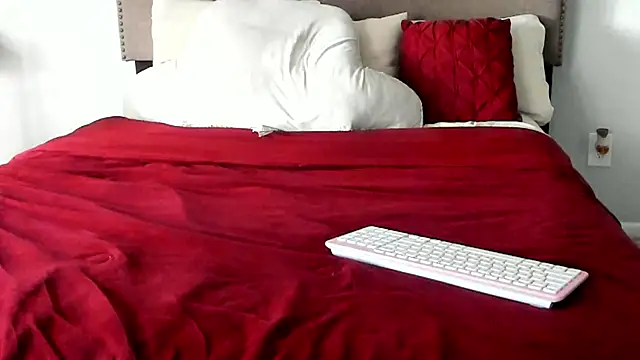 Snapshot of yiauana chatting on September 23, 2:53 pm yiauana online show from September 23, 2:53 pm