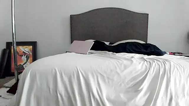 Snapshot of yiauana chatting on October 3, 10:45 am yiauana online show from October 3, 10:45 am