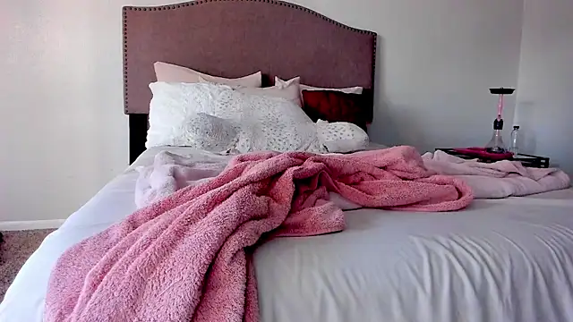 Snapshot of yiauana chatting on October 22, 11:04 pm yiauana online show from October 22, 11:04 pm